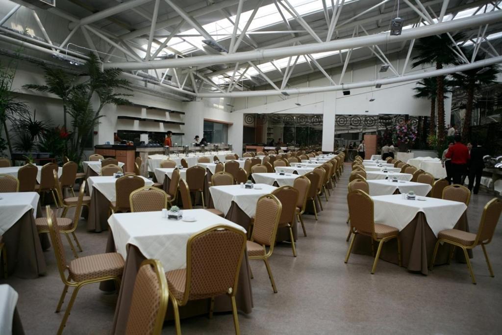 The Hot Spring Hotel Of The Hot Club Beijing Bagian luar foto