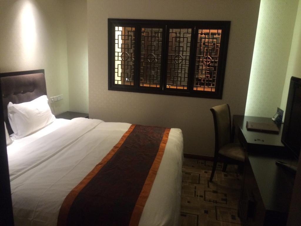 The Hot Spring Hotel Of The Hot Club Beijing Bagian luar foto
