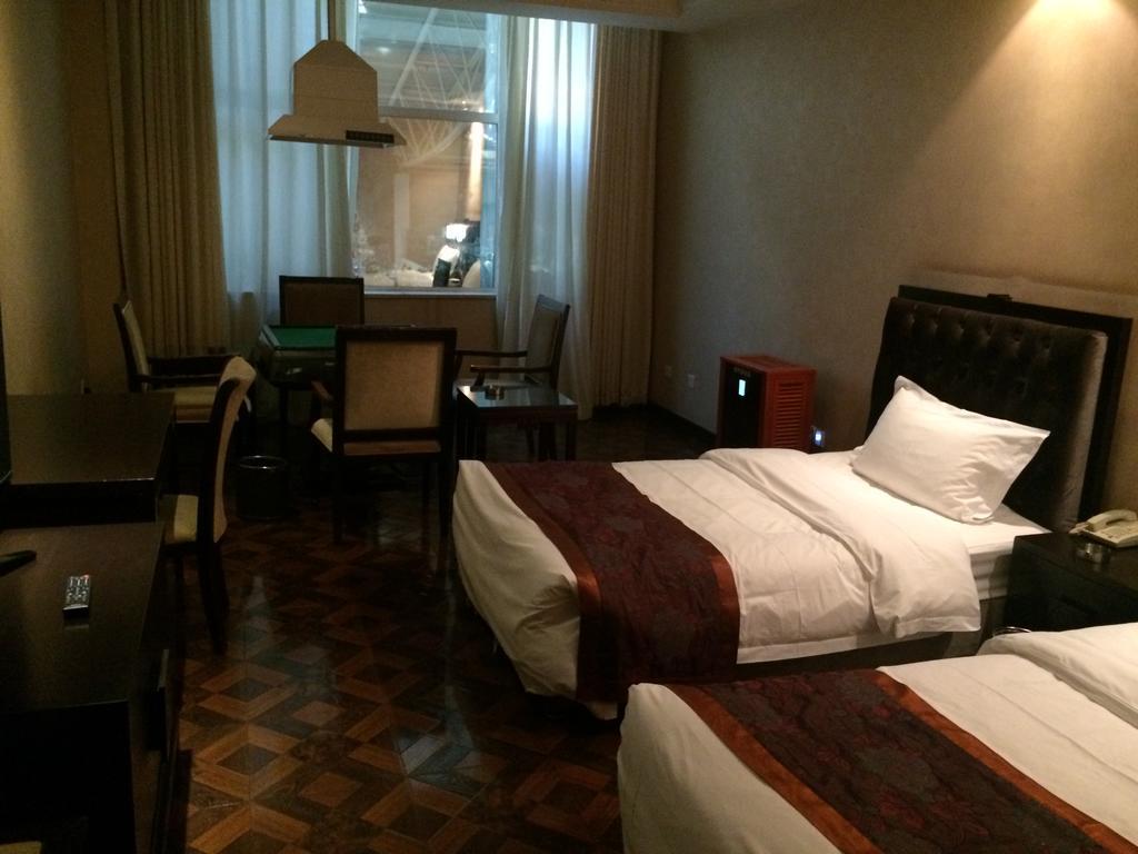 The Hot Spring Hotel Of The Hot Club Beijing Bagian luar foto